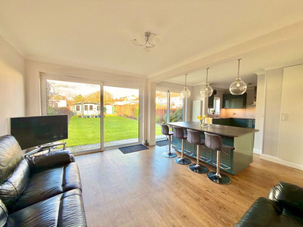 Property photo 3 of 25