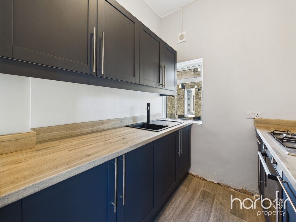 Property photo 3 of 14 4681135