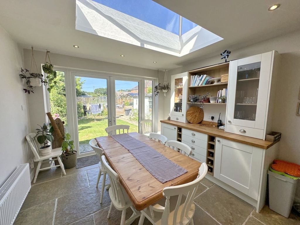 Property photo 2 of 29