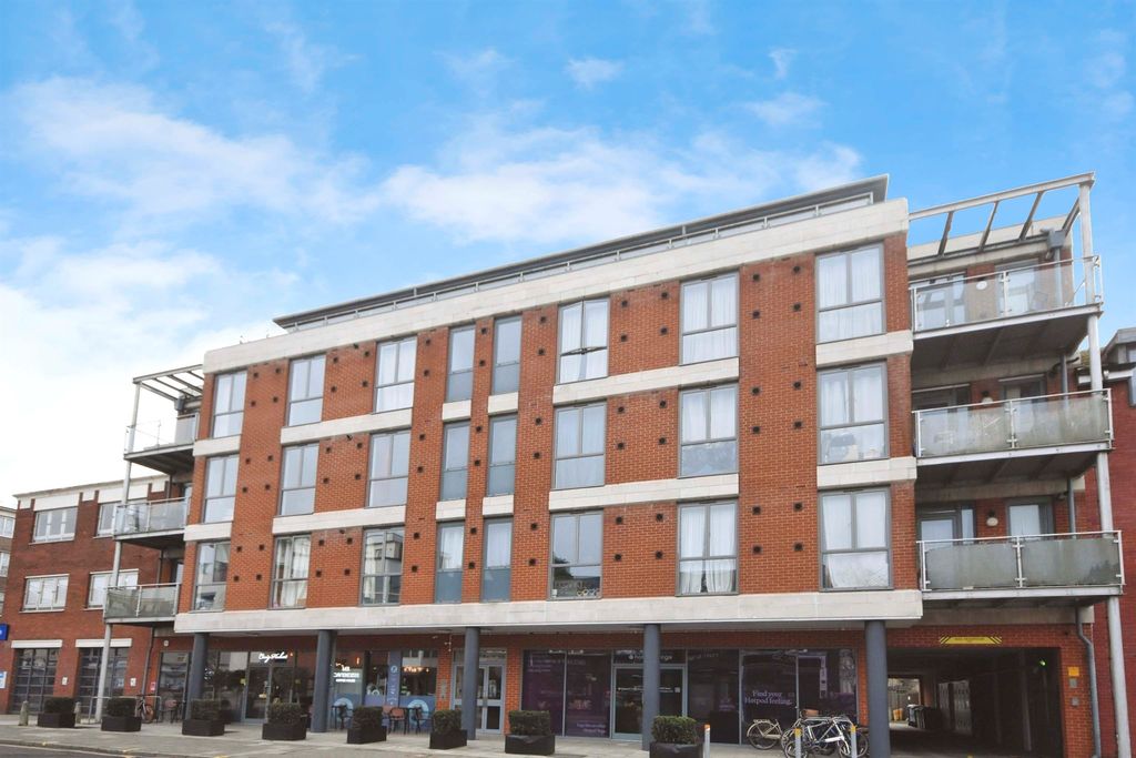 Property photo 1 of 18