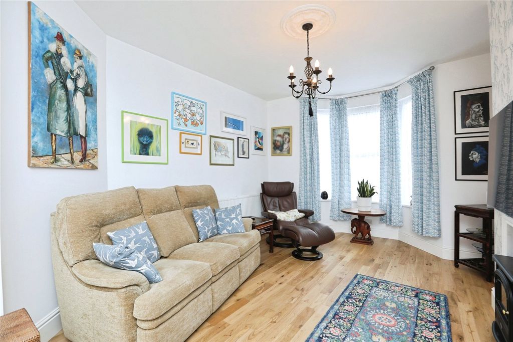 Property photo 2 of 20 Picture No. 13