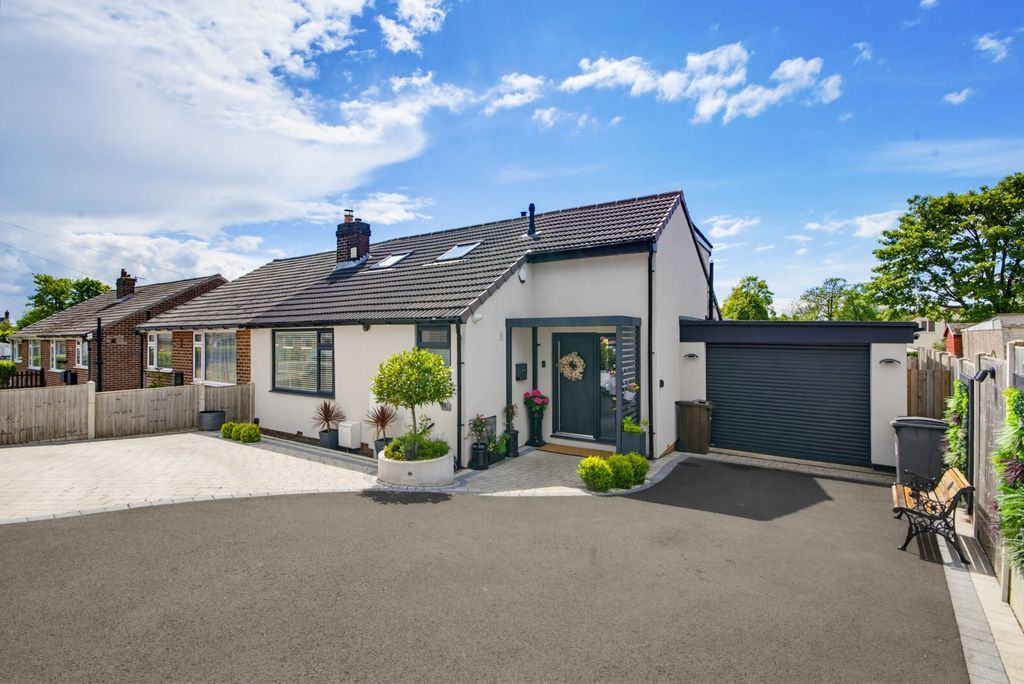 Property photo 1 of 42