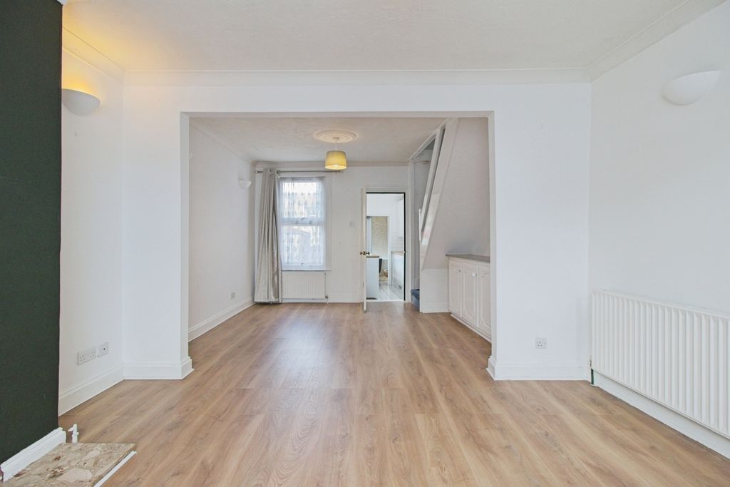 Property photo 3 of 13 Pbox-Img.Jpg