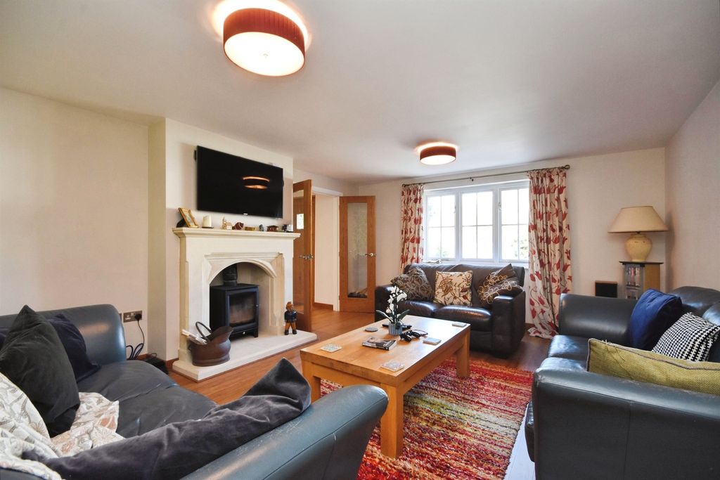 Property photo 3 of 19