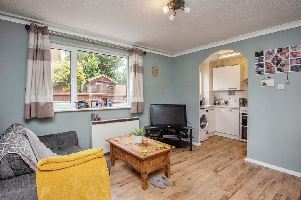 Property photo 2 of 10