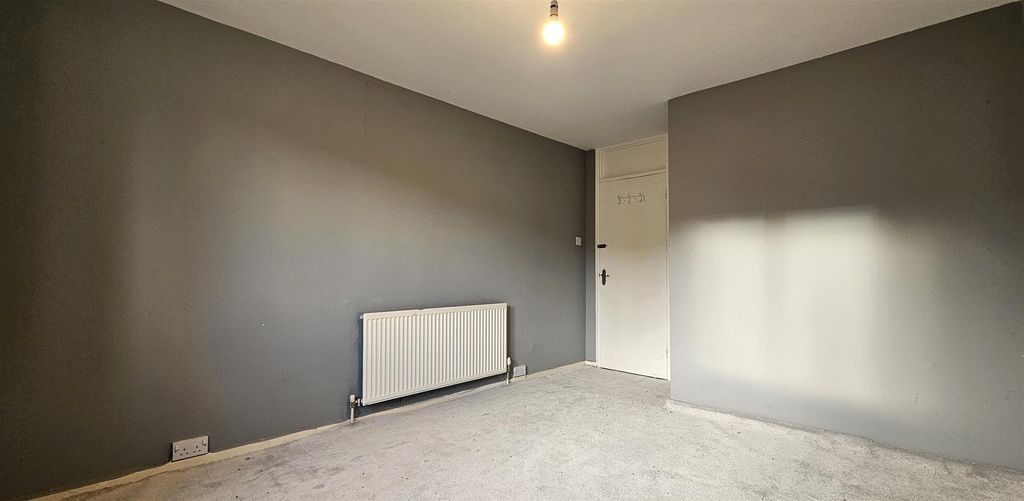 Property photo 2 of 10 Bedroom..Jpg