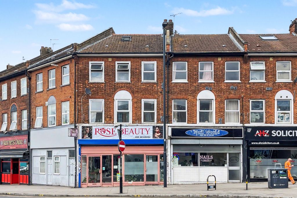 Property photo 1 of 14 346A Neasden Lane, Neasden, London Nw10 0Ep