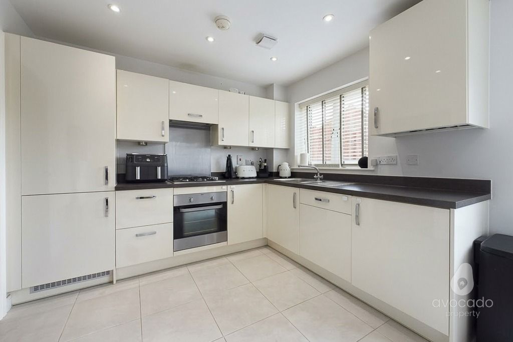 Property photo 3 of 17 5902816
