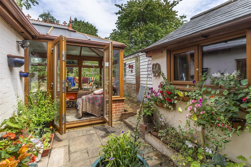 Property photo 1 of 35 Garden