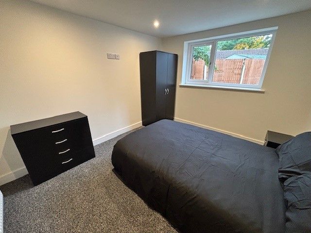 Property photo 1 of 7 Room 4