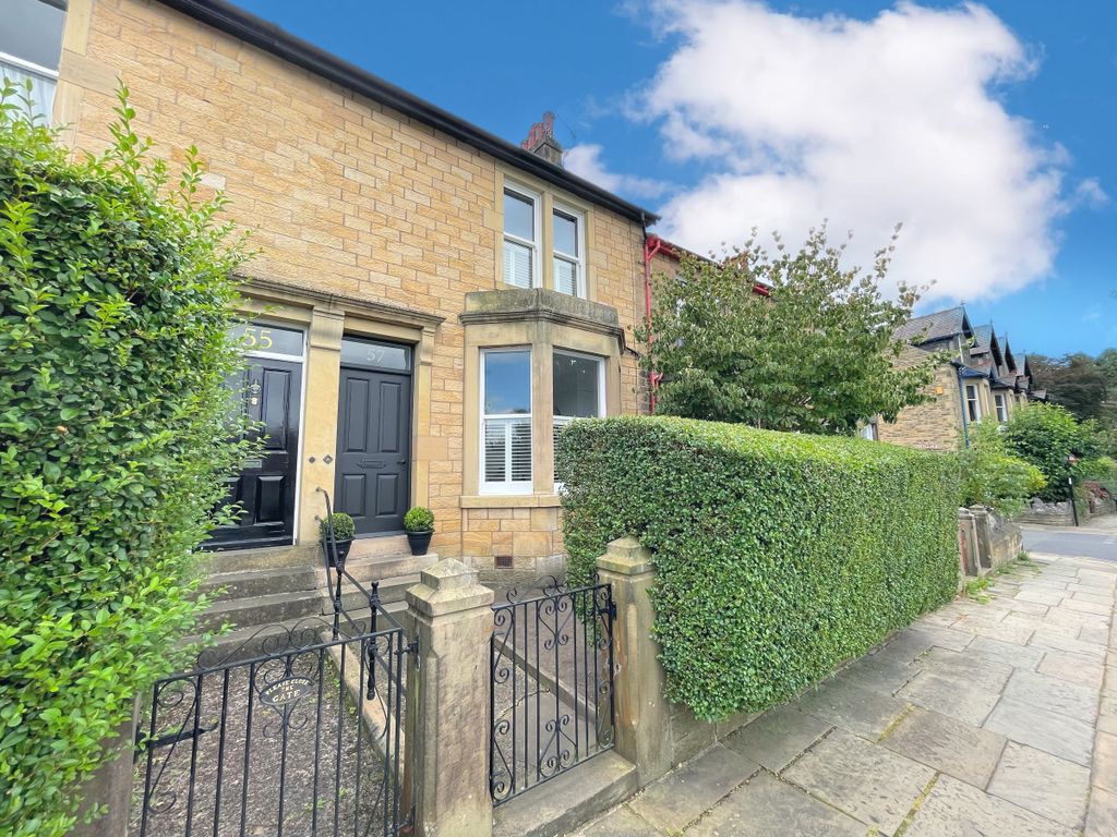 Property photo 1 of 37