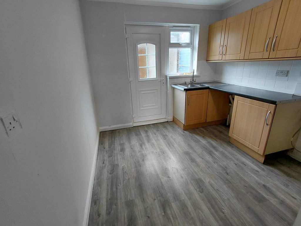 Property photo 3 of 11 Photo 9