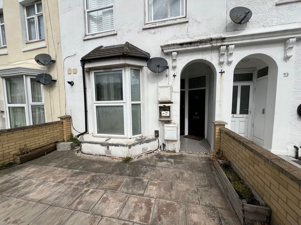 Property photo 1 of 8