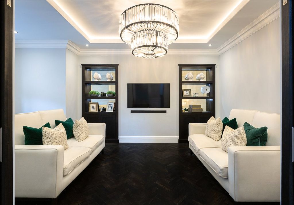 Property photo 1 of 32 Living Room