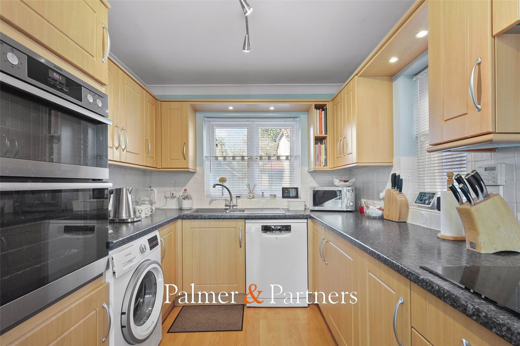 Property photo 2 of 21 Picture No. 09