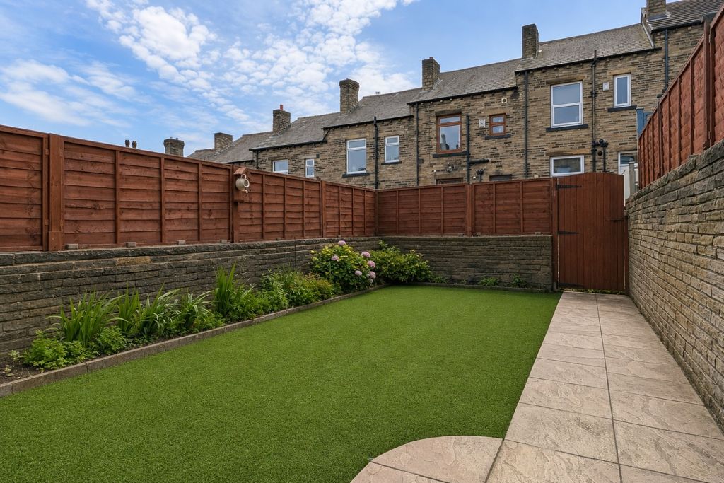 Property photo 2 of 10 Rayner Road Ewemove Brighouse (10)
