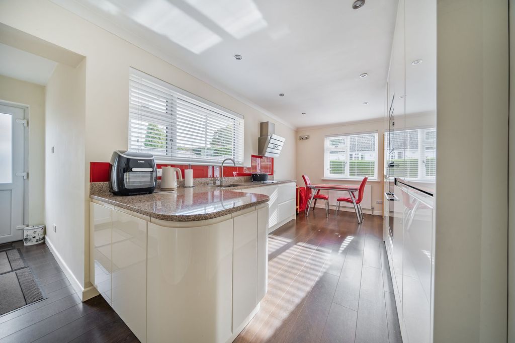 Property photo 3 of 21 Kitchen/Dining Room