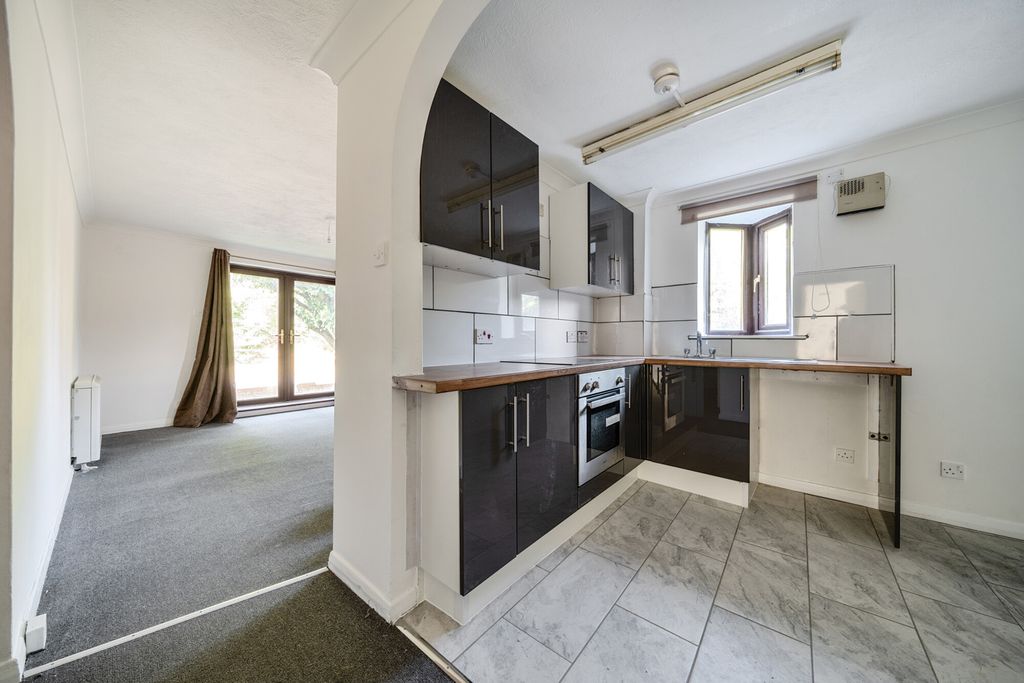Property photo 2 of 17 Kitchen