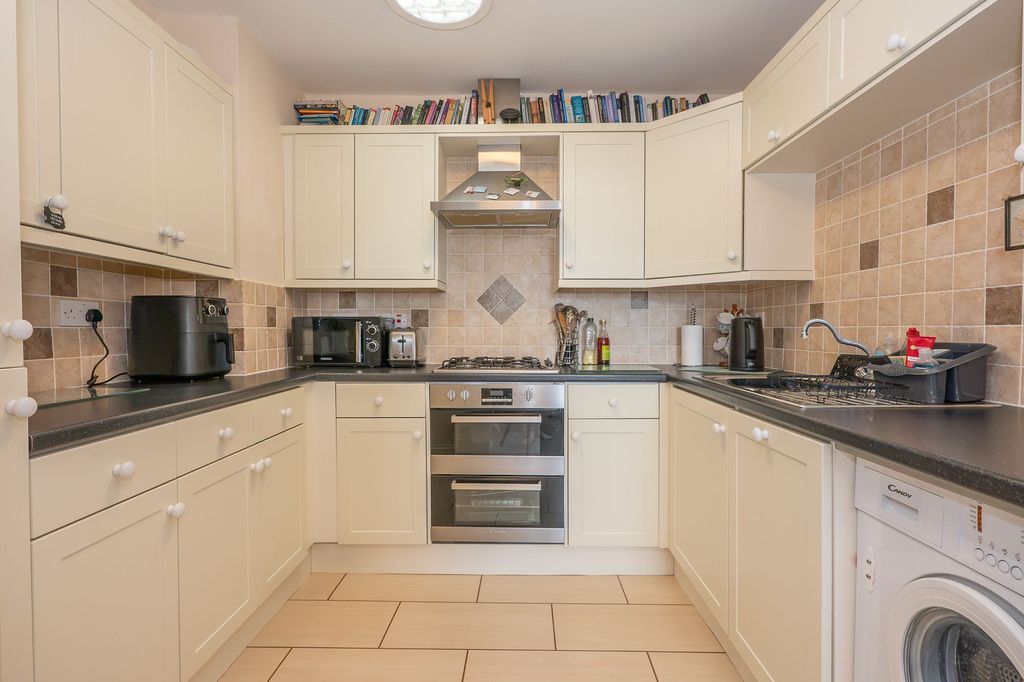 Property photo 3 of 12