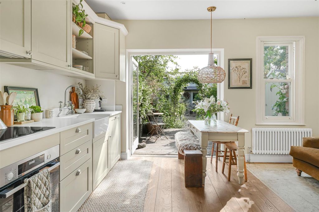 Property photo 1 of 25 Kitchen &amp; Living