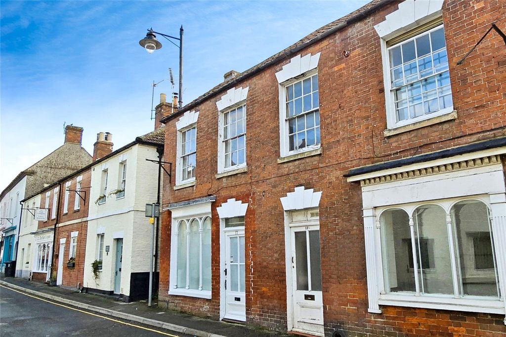 Property photo 1 of 16 External