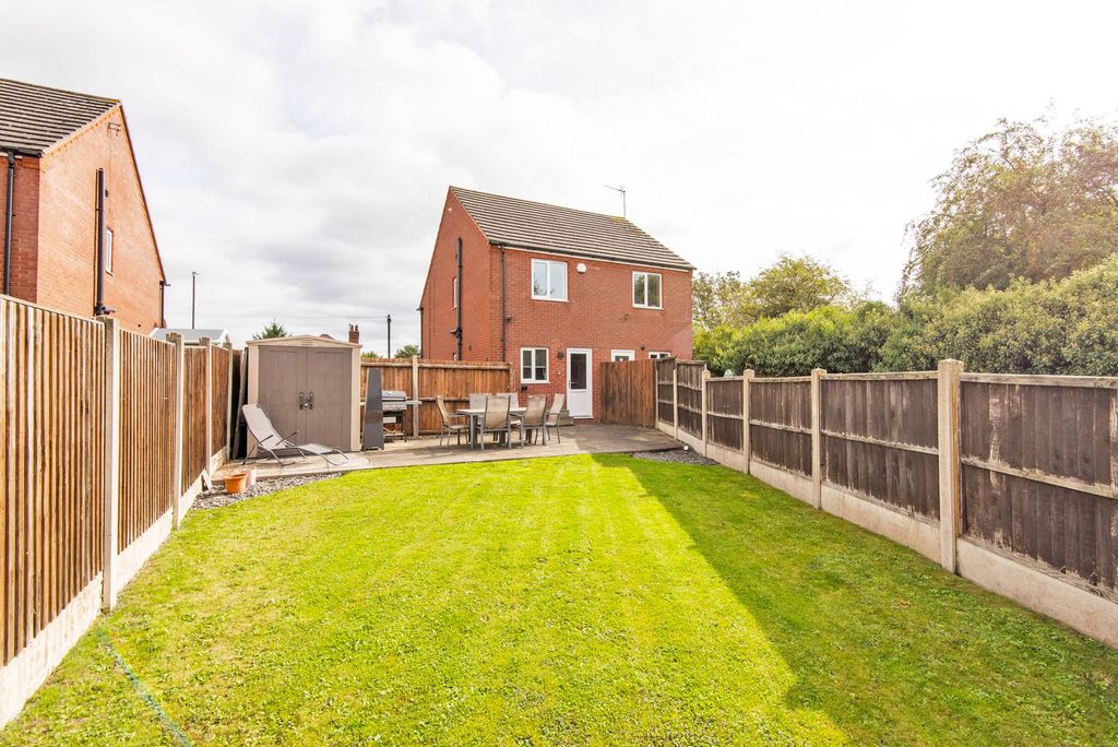 Property photo 2 of 16