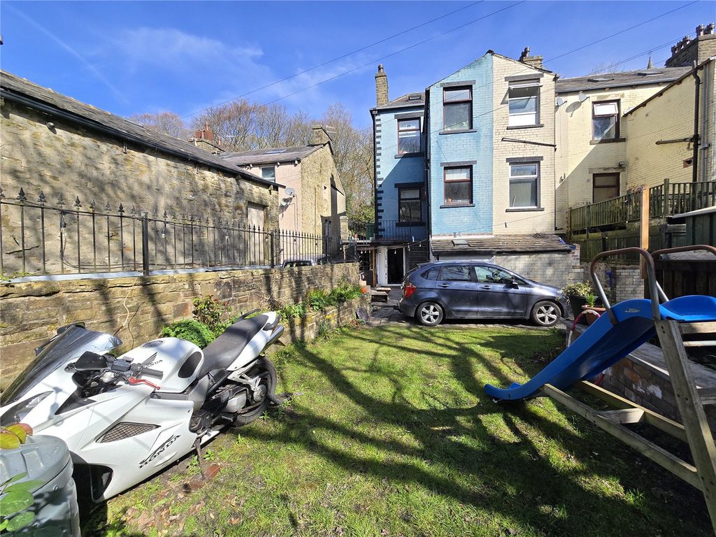 Property photo 2 of 29 Rear Gardens