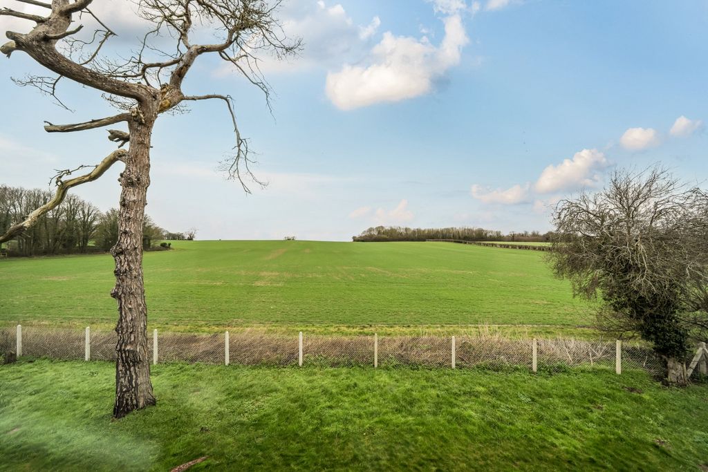 Property photo 2 of 23 4706472