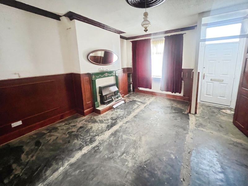 Property photo 2 of 8 Lounge