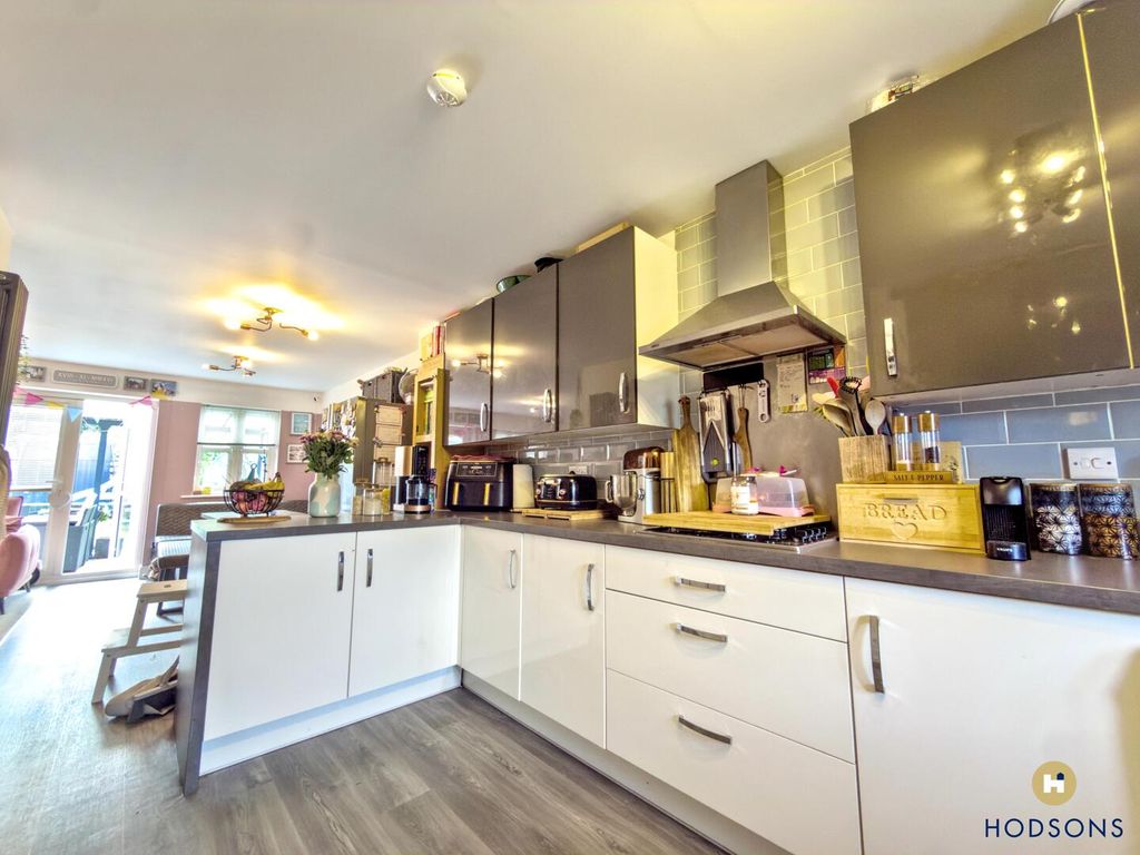 Property photo 3 of 22 Kitchen