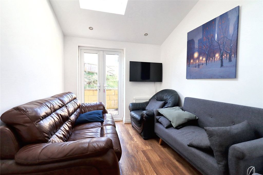 Property photo 3 of 11 Picture No. 04