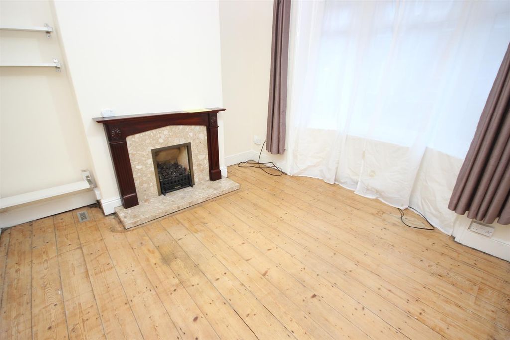 Property photo 2 of 9 Living Room.Jpg
