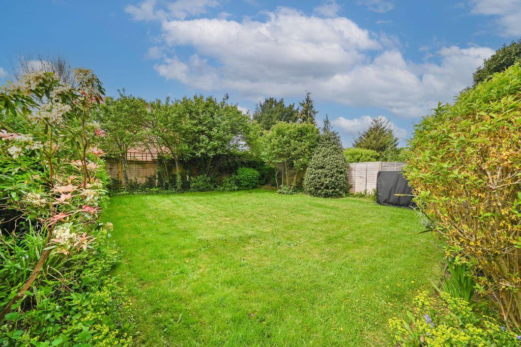 Property photo 2 of 11