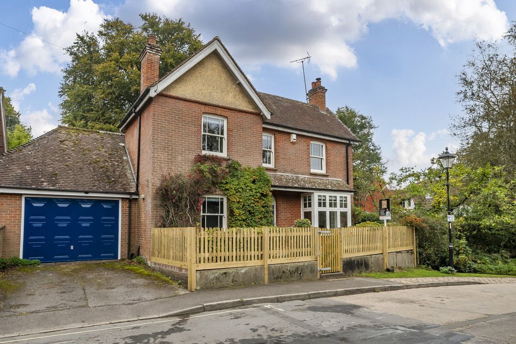 Property photo 2 of 19