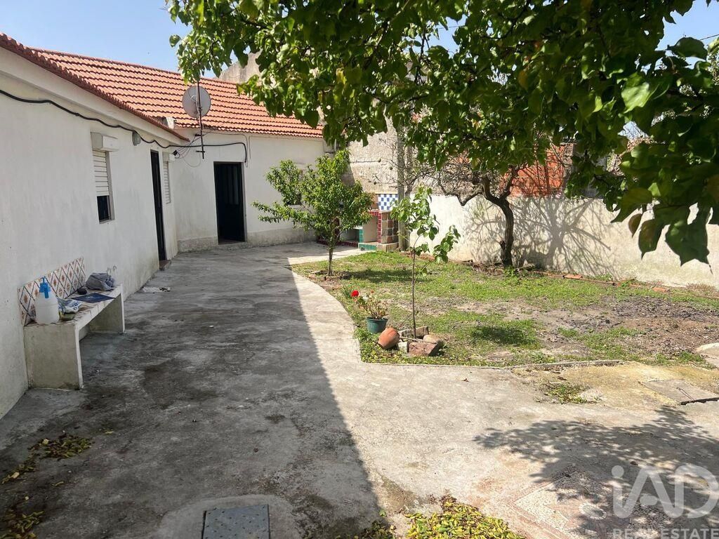 Property photo 2 of 39