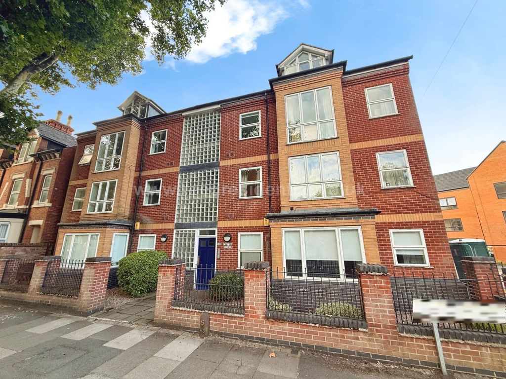 Property photo 2 of 13