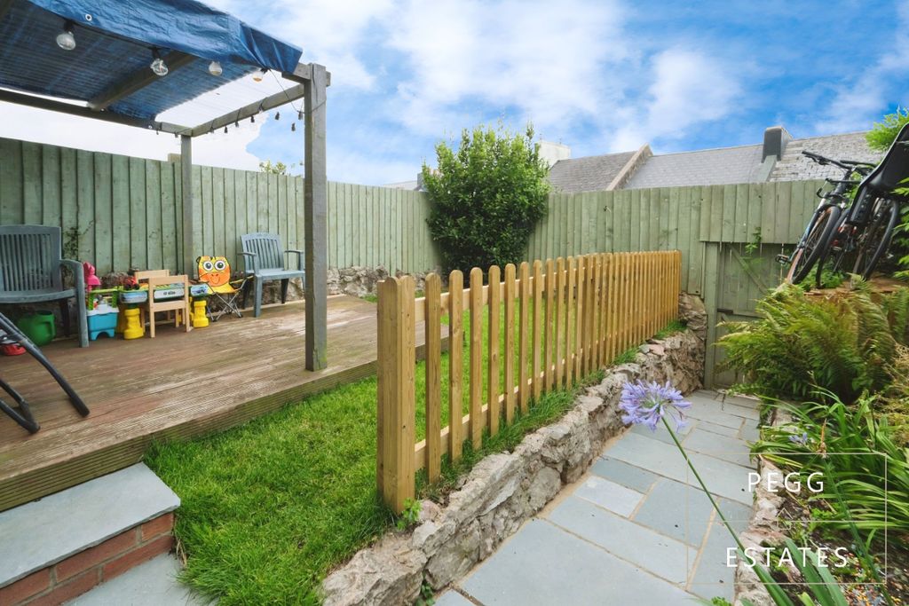 Property photo 3 of 36