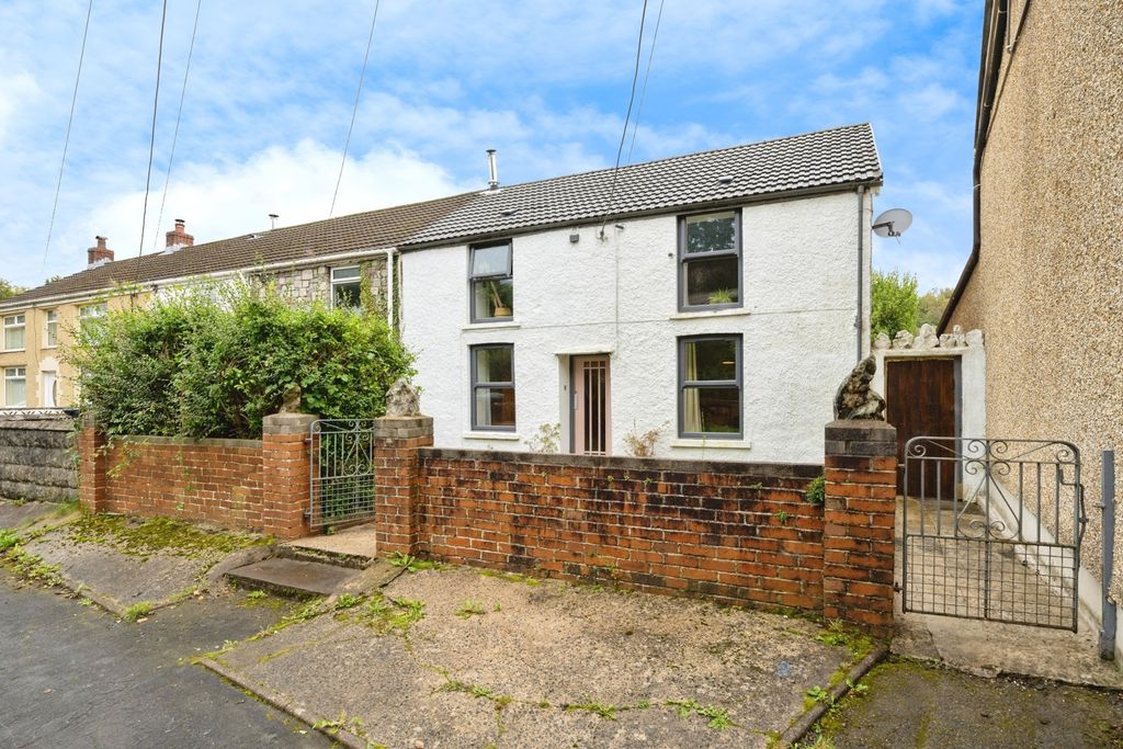 Property photo 1 of 18 Photo