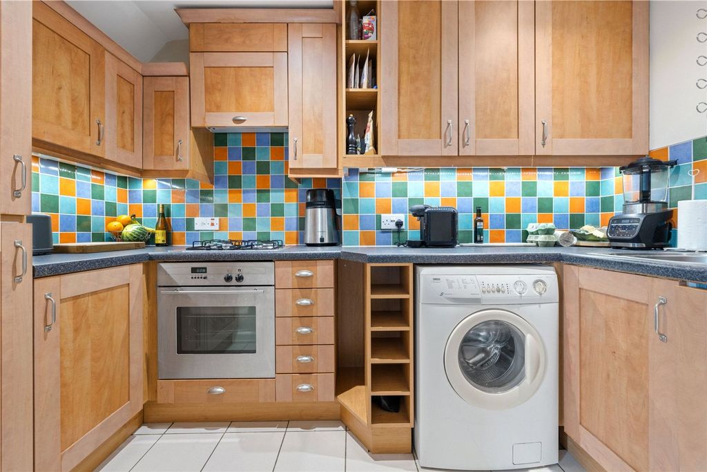 Property photo 3 of 14 Kitchen