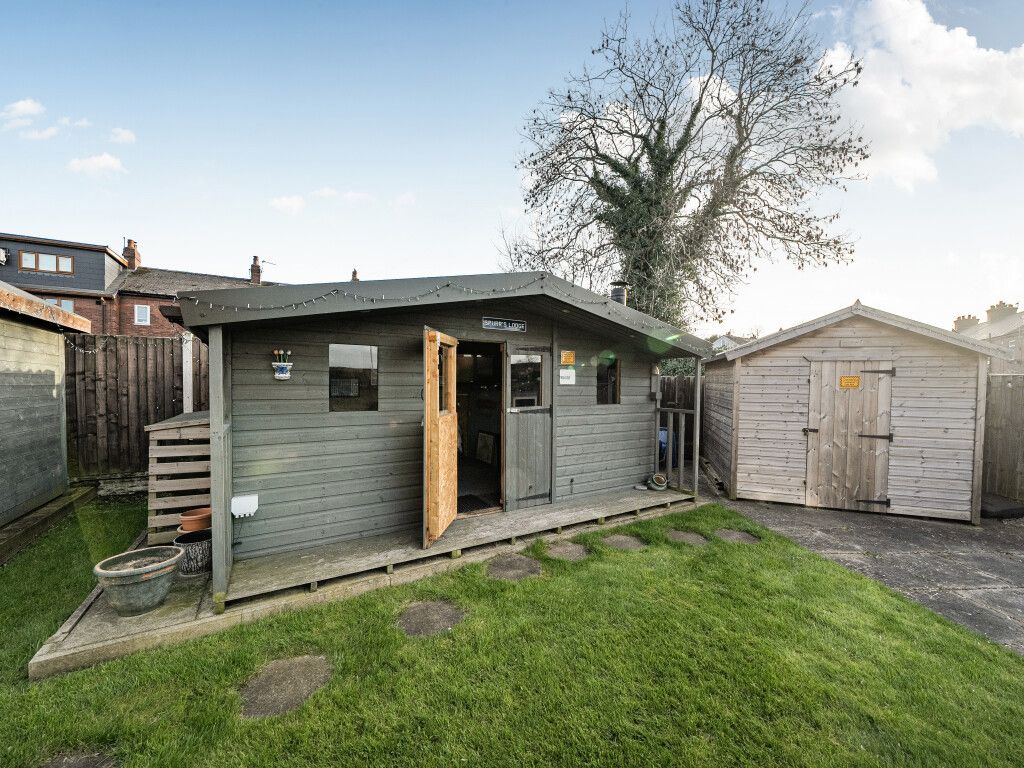 Property photo 2 of 29 1433710-24-69Bc33...