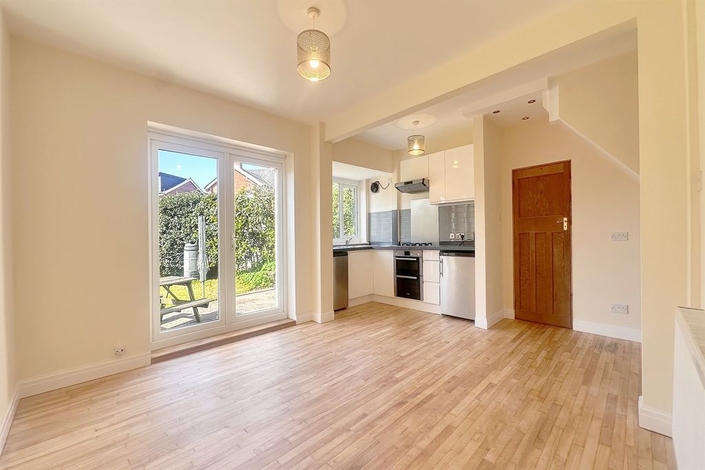 Property photo 3 of 22 Dining Kitchen