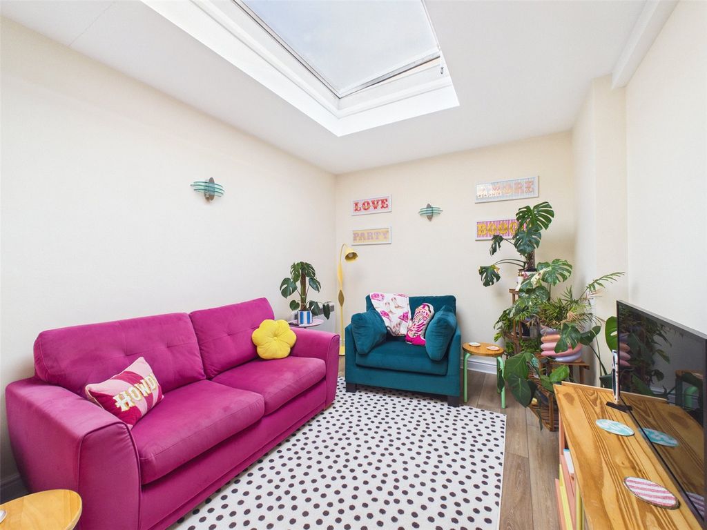 Property photo 3 of 13 Picture No. 30