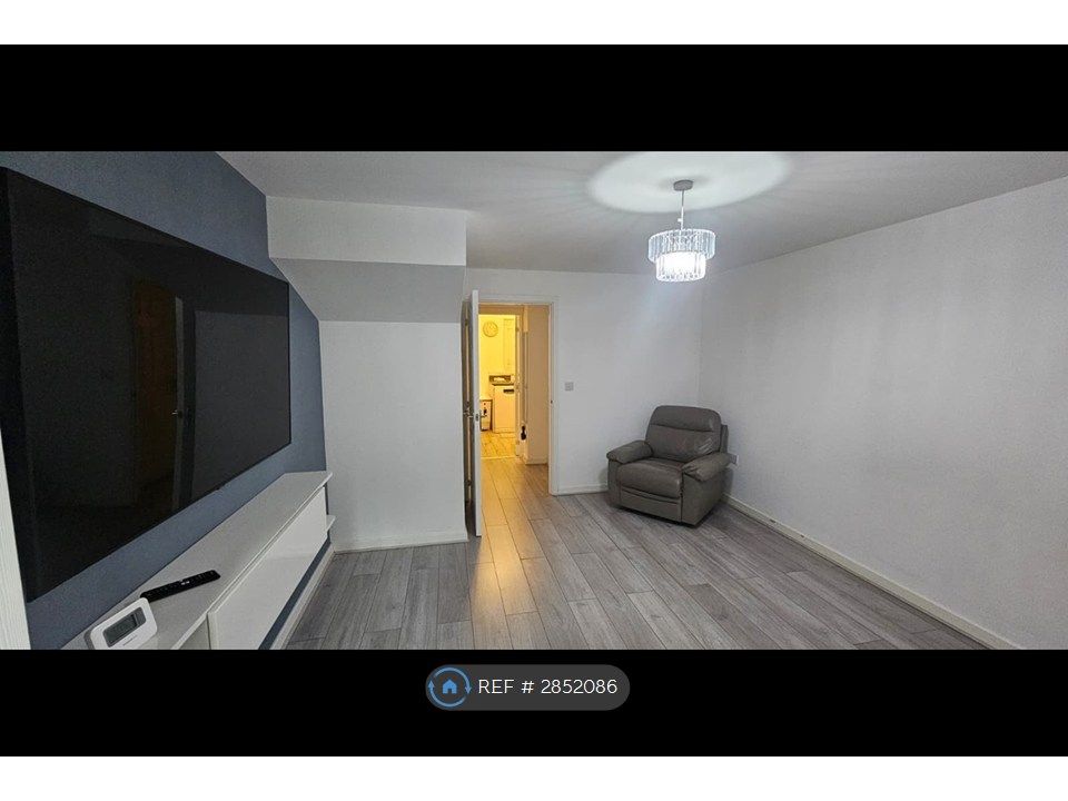 Property photo 2 of 35