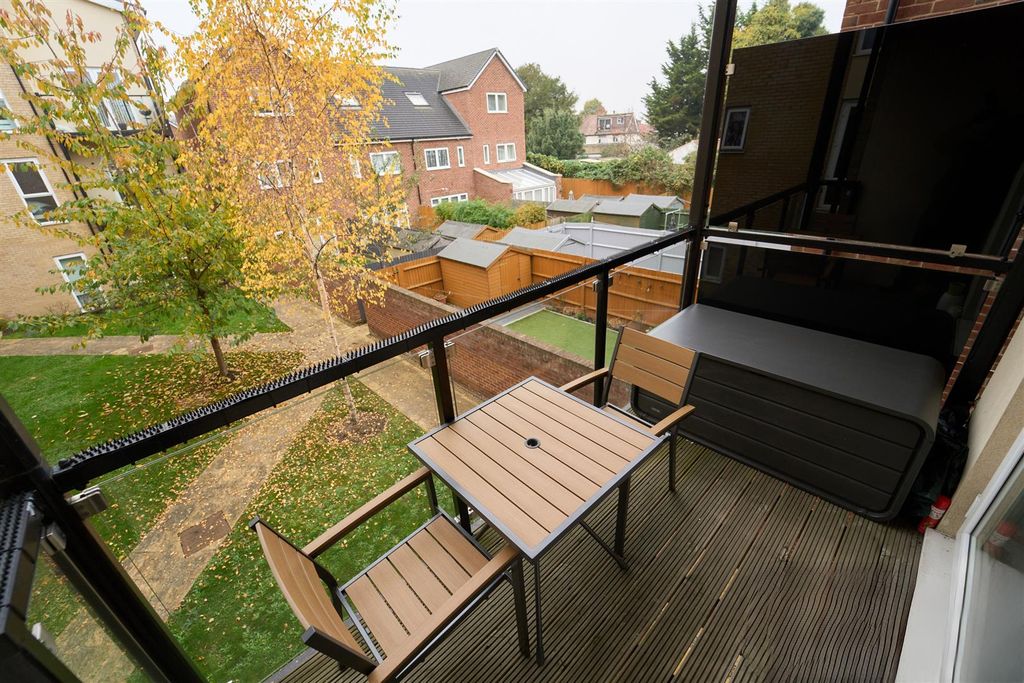 Property photo 3 of 19 Fairlands-0031.Jpg