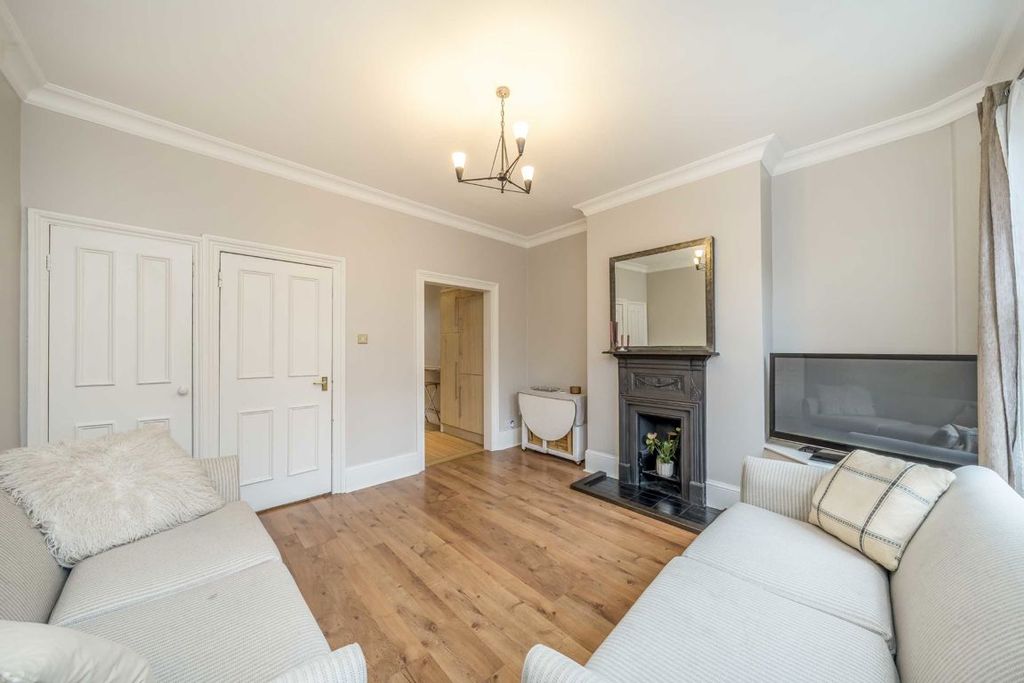 Property photo 2 of 9