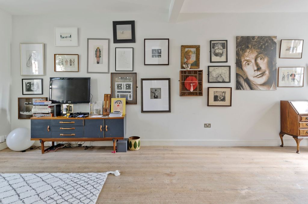 Property photo 2 of 27