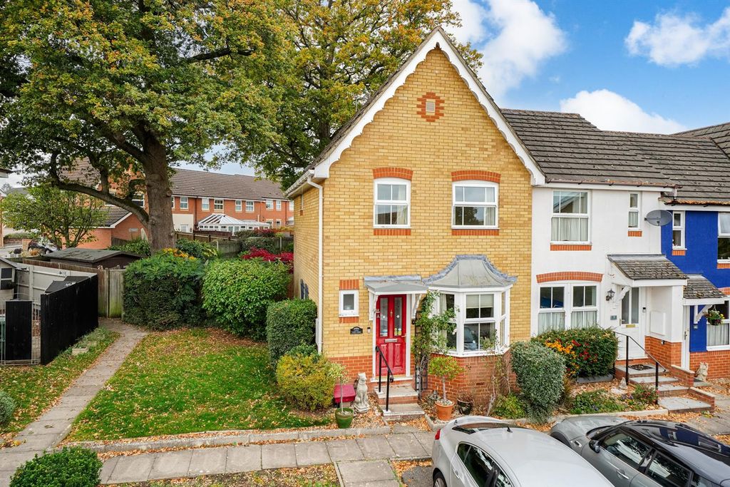 Property photo 1 of 15 8-Poets-Chase-1022.Jpg