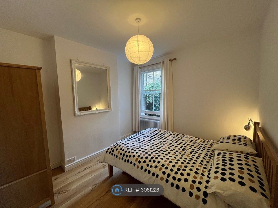 Property photo 2 of 9 Bedroom
