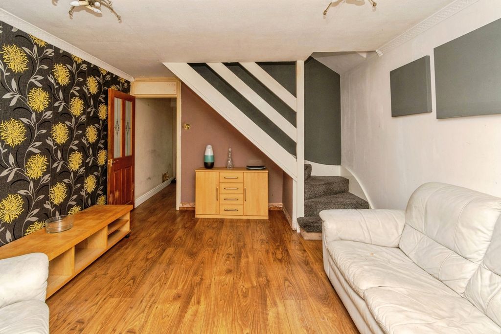 Property photo 2 of 20 Pbox-Img.Jpg