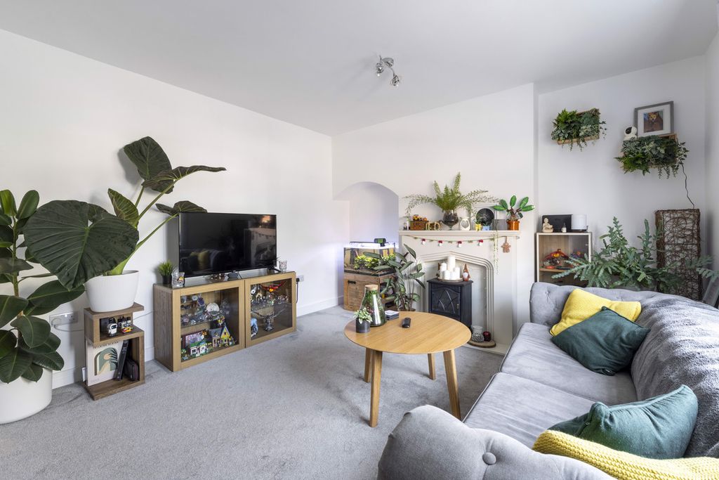 Property photo 3 of 16